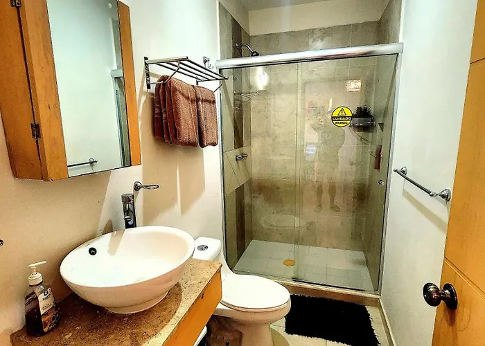 Bahia Del Tezal 202b: 2br/2bt Condo, Big Pool, 5 Minutes Walk To Beach! Apartamento