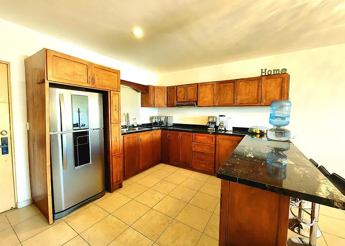 Bahia Del Tezal 202b: 2br/2bt Condo, Big Pool, 5 Minutes Walk To Beach!