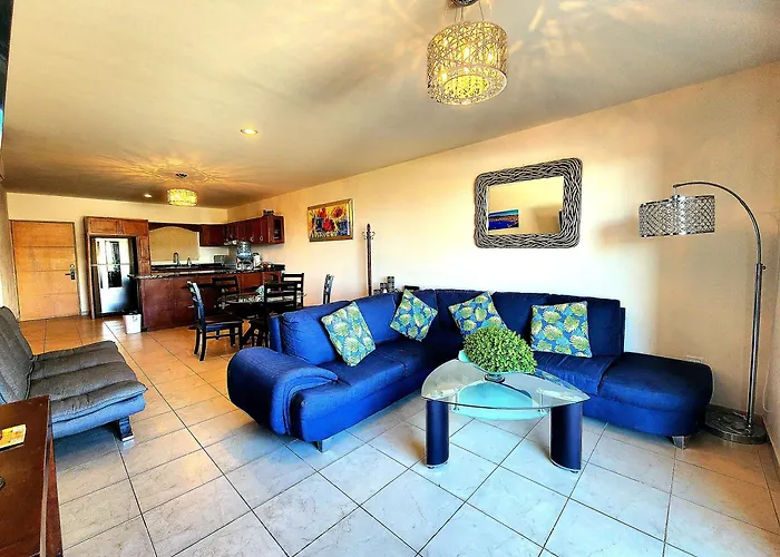 Bahia Del Tezal 202b: 2br/2bt Condo, Big Pool, 5 Minutes Walk To Beach! Apartamento *