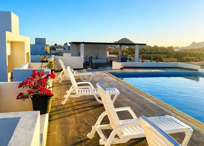 Bahia Del Tezal 202b: 2br/2bt Condo, Big Pool, 5 Minutes Walk To Beach! Apartamento Cabo San Lucas
