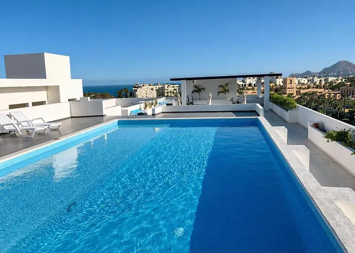 Bahia Del Tezal 202b: 2br/2bt Condo, Big Pool, 5 Minutes Walk To Beach! Cabo San Lucas