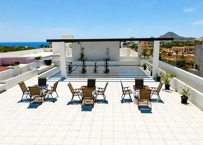 Bahia Del Tezal 202b: 2br/2bt Condo, Big Pool, 5 Minutes Walk To Beach! Apartamento Cabo San Lucas
